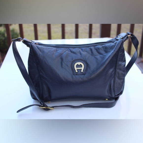 Vintage Etienne Aigner cross body bag - Picture 6 of 14